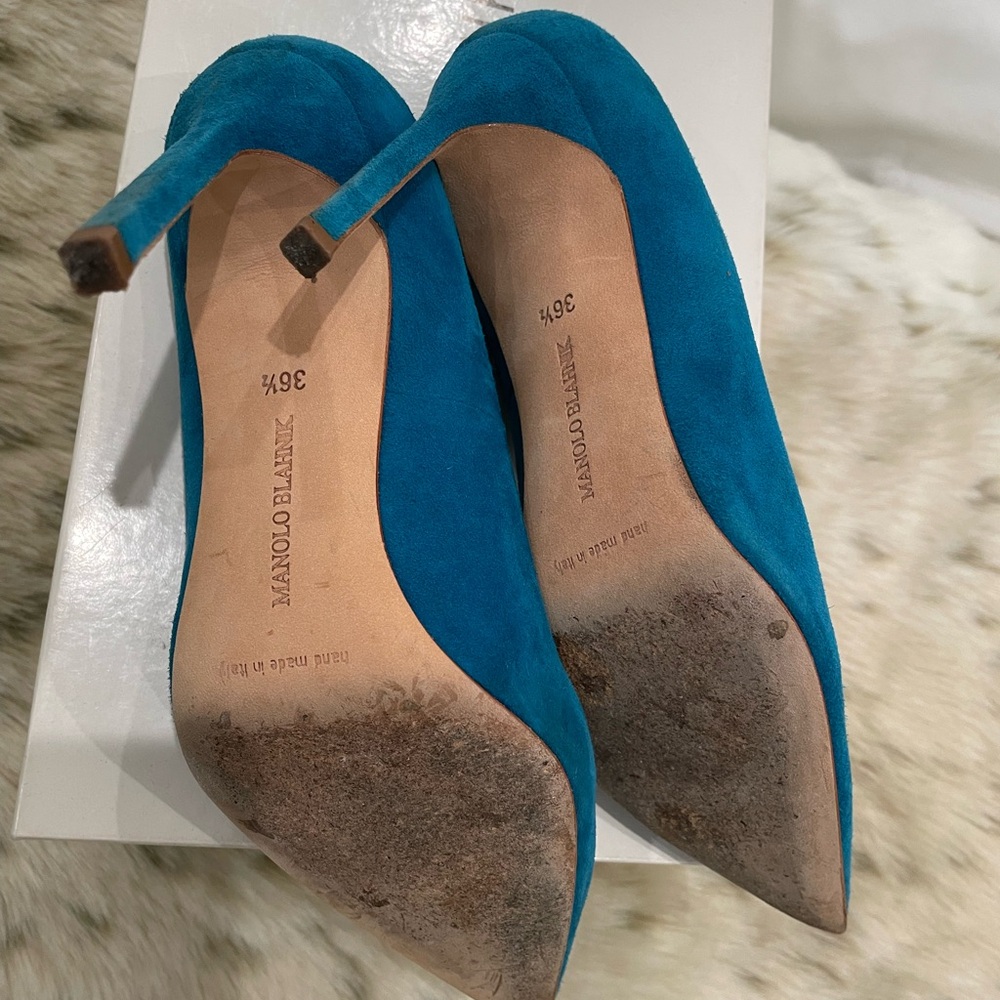 Manolo Blahnik Vibrant Blue Heels - Picture 3 of 3